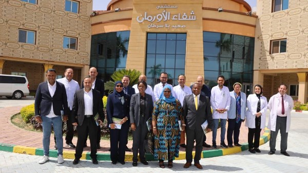 وفد رفيع من سفراء الدول الإفريقية يدعم مرضى سرطان الصعيد بالأقصر