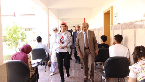 رئيس جامعة الاقصر 