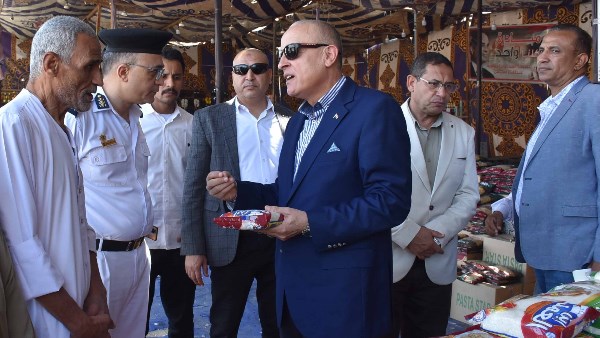 محافظ الأقصر يوجه بضبط أسعار السلع