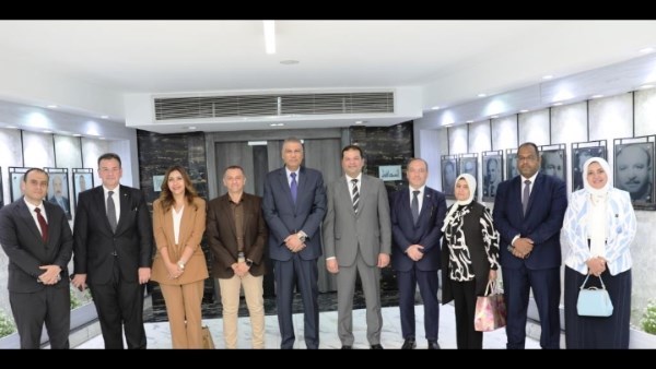 أسوان فى 24 ساعة.. تكريم الأم المثالية.. ستعدادات التأمين الصحي الشامل.. وحوافز للعاملين بملف التصالح