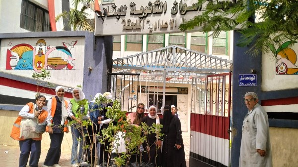 تكثيف زراعة أشجار الظل بالمدارس ومراكز الشباب لمواجهة إرتفاع الحرارة بأسوان