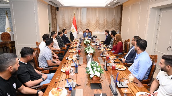 وزير الرياضة يستقبل الرياضيين العائدين من ليبيا 