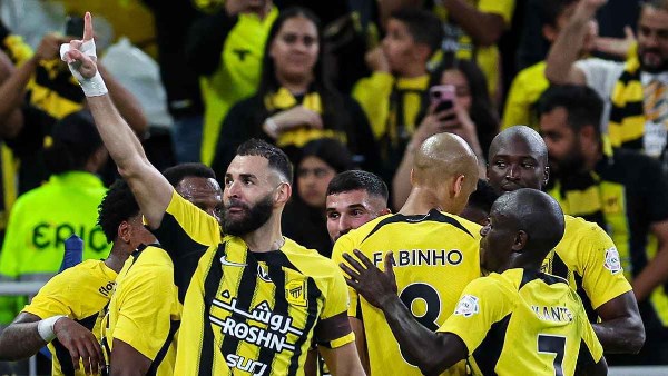 كريم بنزيما لاعب الاتحاد