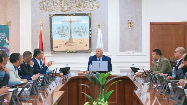 محافظ الوادي الجديد يتابع موقف الموجة 26 من إزالات التعديات