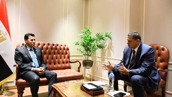 وزير الرياضة يلتقي رئيس الاتحاد المصري لكرة اليد