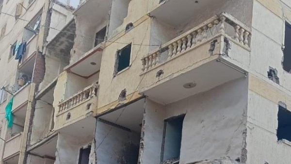 إزالة العقارات الآيلة للسقوط شرقي الإسكندرية لخطورتها الداهمة