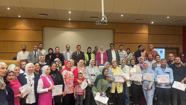 تكريم الأطقم الطبية بمجمع سموحة