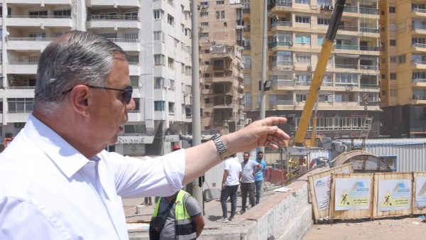 محافظ الاسكندرية في جولة بالكورنيش