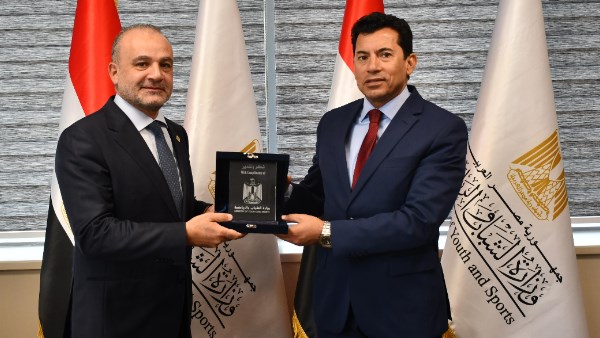 أشرف صبحي ـ عبدالمنعم الحسيني