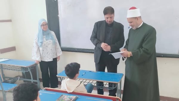 رئيس ازهر مطروح خلال الجولة 