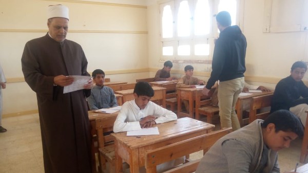 مدير ازهر مطروح  خلال الجولة 