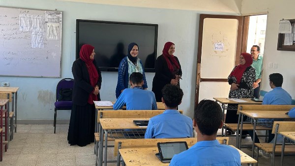 وكيلة وزارة التربية والتعليم خلال الجولة بمطروح