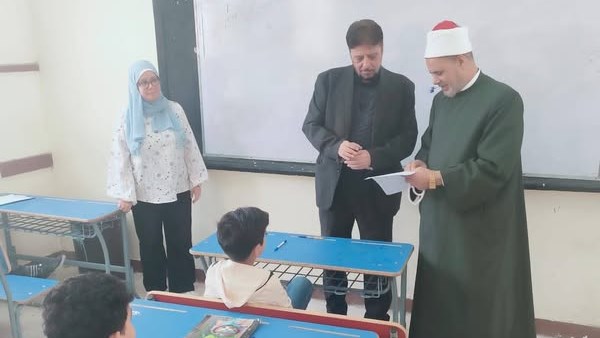 ازهر مطروح خلال احدا الجولات 