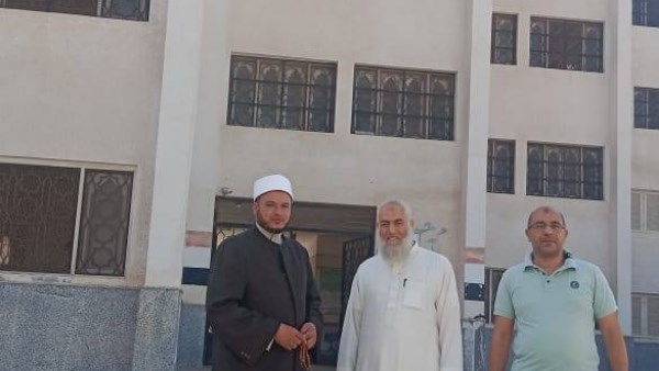 ازهر مطروح خلال الجولة  على مقر اللجان