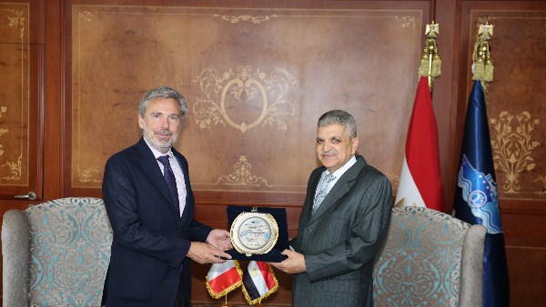 خلال اللقاء 