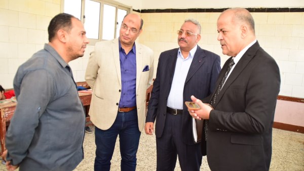 وكيل تعليم بورسعيد يتفقد مدرسة المهندس علي سليمان الابتدائية ويلتقي هيئة التدريس