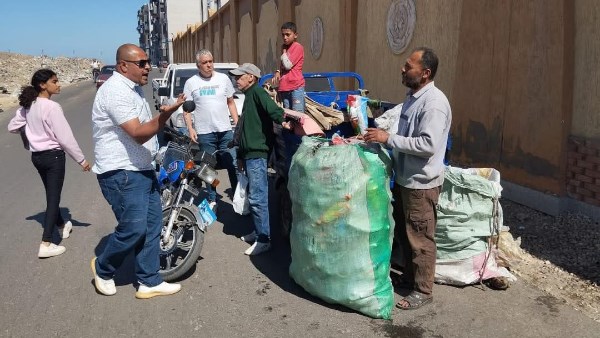 بهنساوي : مرور ميداني لكافة  مناور وممرات العقارات السكنية لمجابهة فرز القمامة