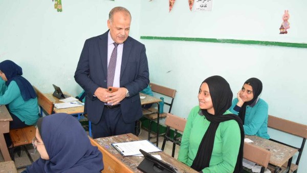الغرباوي يشيد بانتظام وهدوء امتحانات مدارس إدارة جنوب التعليمية