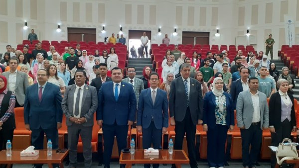 جانب من الندوة 