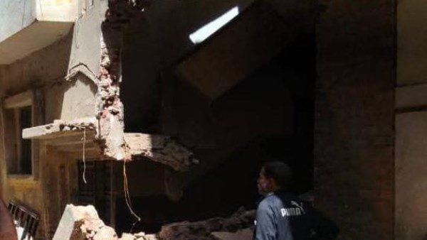 القليوبية .. انهيار جزئي بعقار قديم في شبرا الخيمة