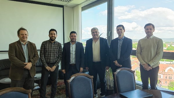 جانب من الجولة 