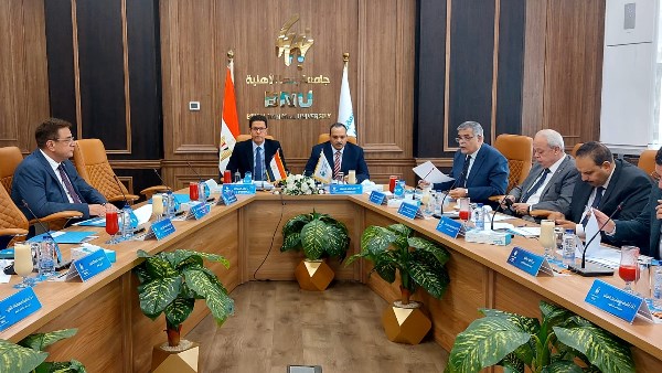 جامعة بنها الأهلية توافق على دليل تصنيف الوظائف الإدارية ونماذج تقييم الأداء