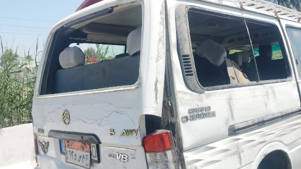نجاة 11 راكبًا من الموت في حادث تصادم ميكروباص وملاكي بخط 