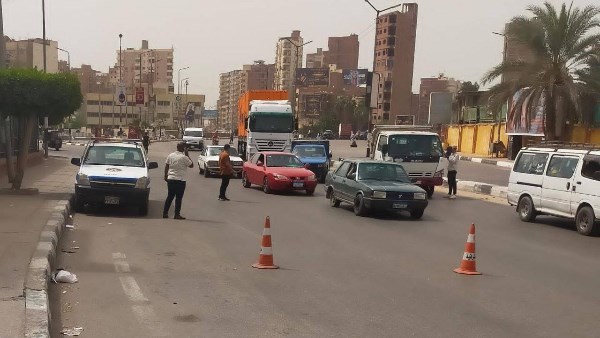 جهاز البيئة بالشرقية يفحص عوادم 58 سيارة ويحرر 10 محاضر