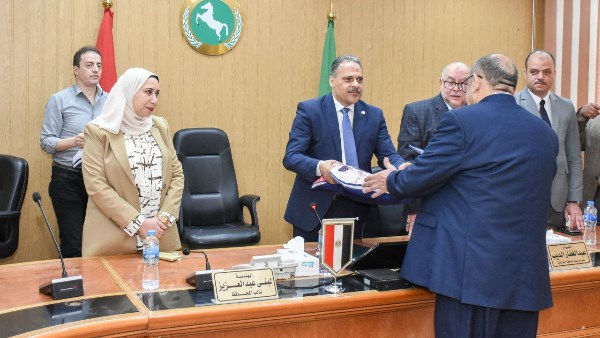 محافظ الشرقية
