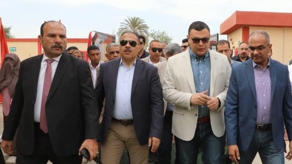 وزير الإسكان 