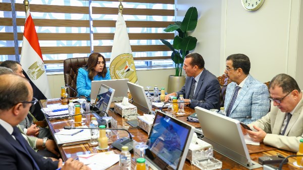 اجتماع وزيرة التنمية المحلية 