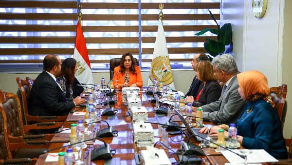 اجتماع وزيرة التنمية المحلية 