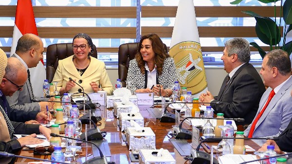 اجتماع وزيرتا التنمية المحلية والبيئة