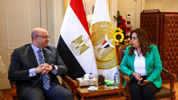 وزيرة التنمية المحلية تتابع مع محافظ بني سويف تنفيذ مشروعات حياة كريمة واستعدادات العيد