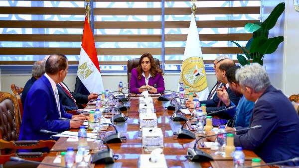 اجتماع وزيرة التنمية المحلية 