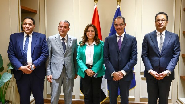 وزيرتا  التنمية المحلية والبيئة 
