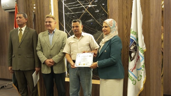 هالة أبويوسف مدير معمل المبيدات