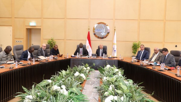 كامل الوزير: شركاتنا مستعدة لتنفيذ مشروعات كبرى في تشاد بجودة عالمية