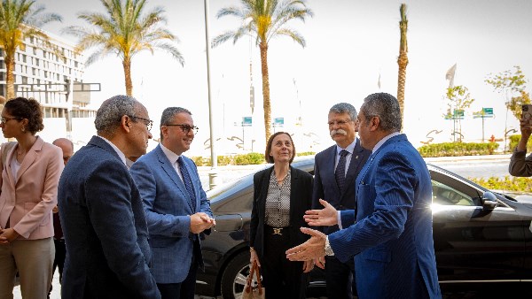 خلال الزيارة