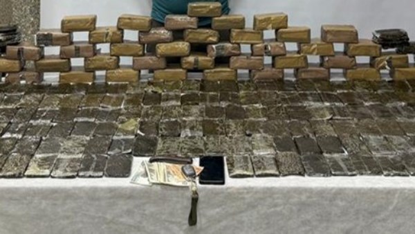 تبادل إطلاق نار.. مقتـ ل عنصرين شديدى الخطورة فى مواجهة الشرطة | صور