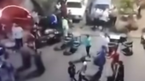 القبض على طالب أصاب آخر بسلاح أبيض في مشاجرة بالقاهرة| فيديو