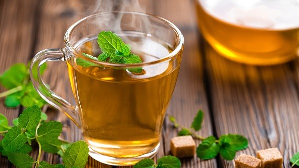 5 مشروبات للقولون والغازات.. والسر في هذا الكوب