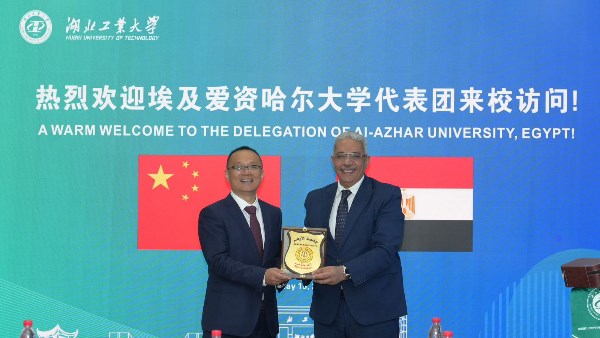 الأزهر يوقع مذكرة تفاهم مع جامعة هوبي الصينية