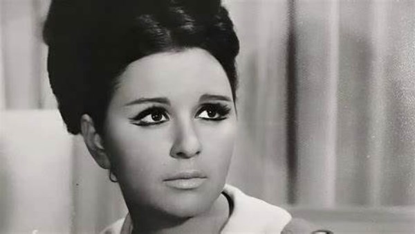 فراغ.. رانيا محمود ياسين تعلق علي جواب سعاد حسني لـ حليم