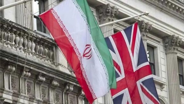 إيران تحتج رسميا لدى بريطانيا على اعتقال رعاياها..وتتهم لندن بدوافع سياسية
