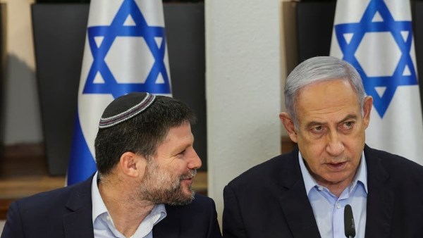 سموتريتش يصف صفقة جزئية مع حماس بـ