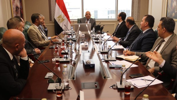 وزير الكهرباء  يجتمع بمسئولي شركة "ساى شيلد" 