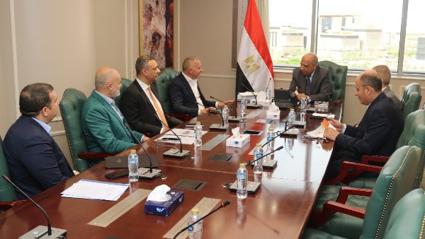 اجتماع وزير الكهرباء 
