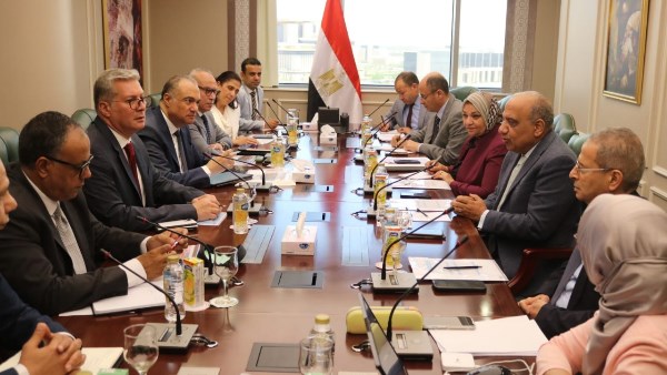 اجتماع وزيرا البترول والكهرباء 