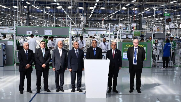 رئيس الوزراء يفتتح مصنع سوميتومو